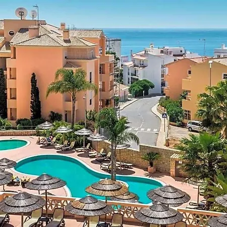 Lejlighed Sleeps 3 With Pool And Wifi Montinhos da Luz