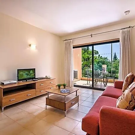 Lejlighed Sleeps 3 With Pool And Wifi *