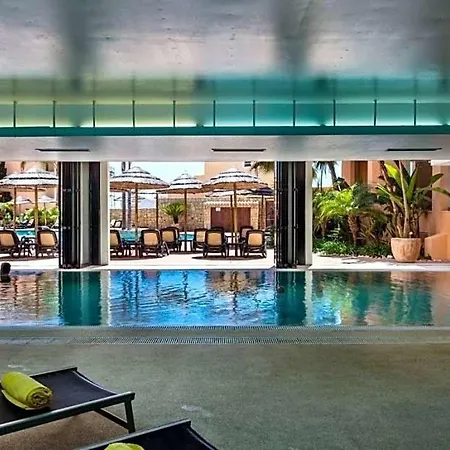 Sleeps 3 With Pool And Wifi *