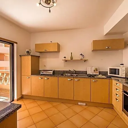 Sleeps 3 With Pool And Wifi Apartment Montinhos da Luz